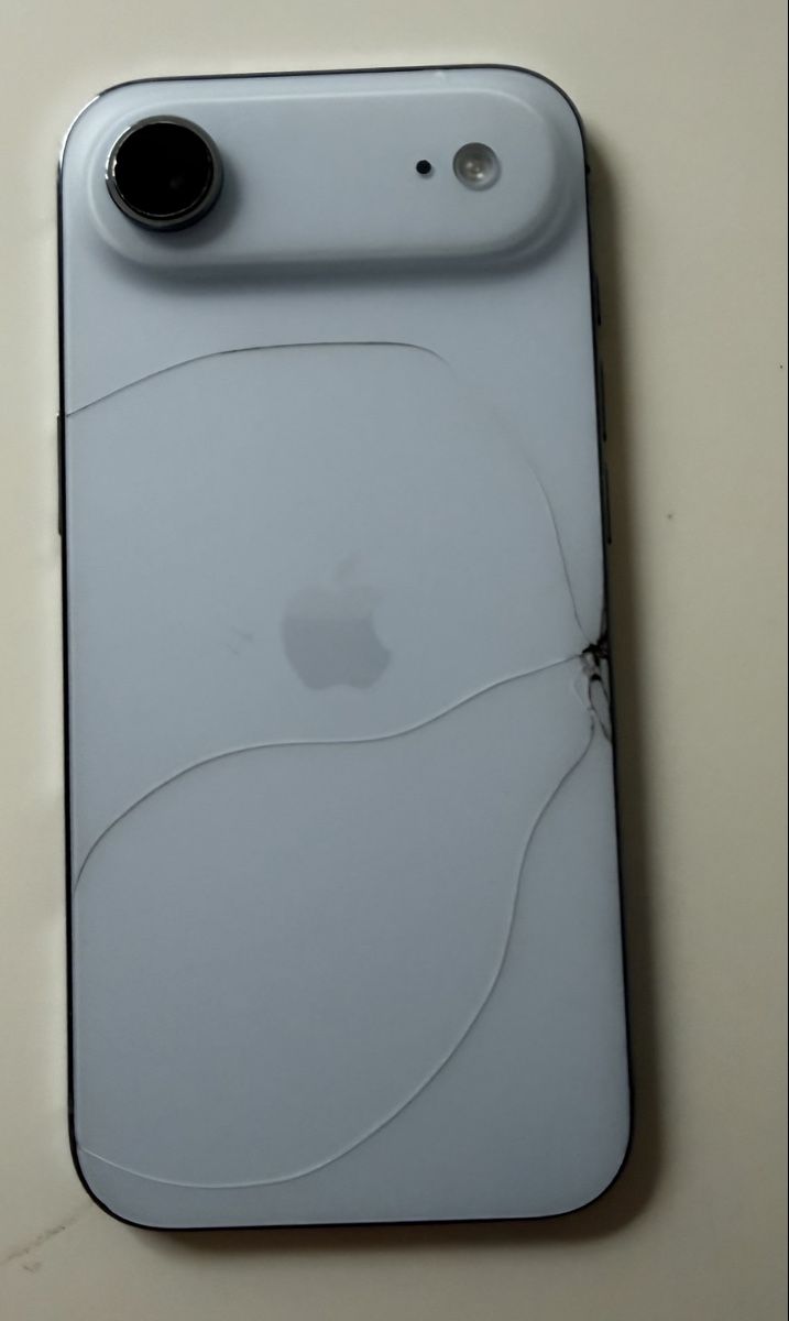 Apple Telefoni cellulari / Smartphones: iPhone air  -  légèrement abîmé – Usato da La Tour-de-Peilz venduto da pilule01 3