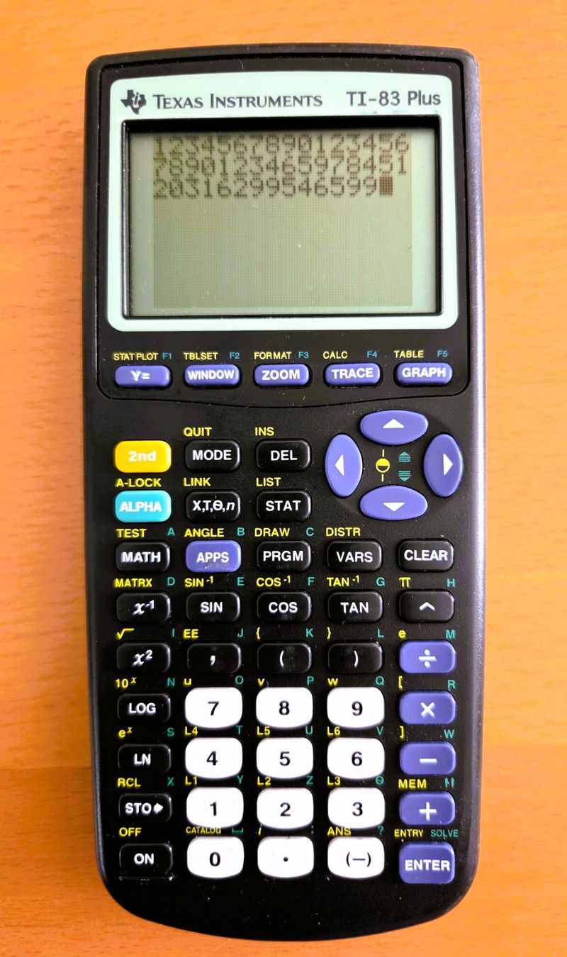 Texas Instruments Calculatrices: TASCHENRECHNER- TEXAS INSTRUMENTS TI - 83 PLUS – D'occasion à Brüttisellen par Nighttrain