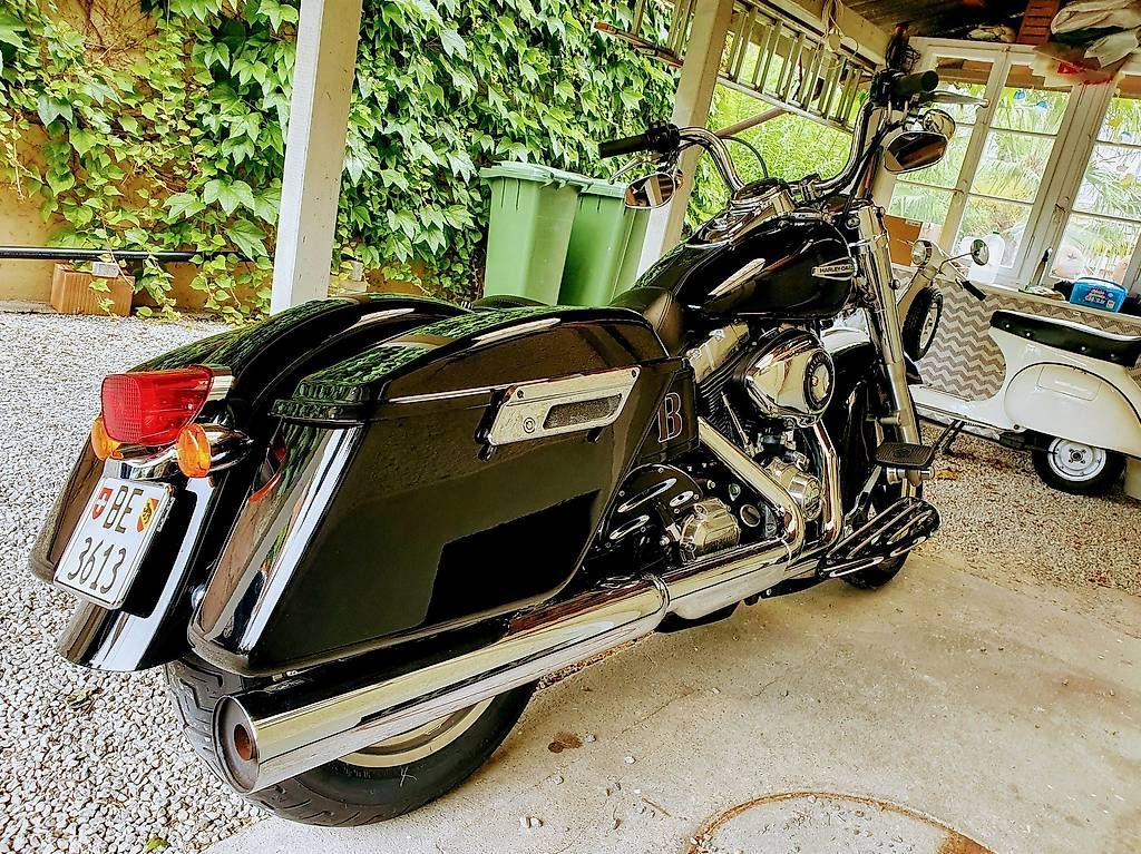 Chopper: HARLEY-DAVIDSON FLD Dyna Switchback ABS – Usato da Hünibach venduto da cyber-mano 1