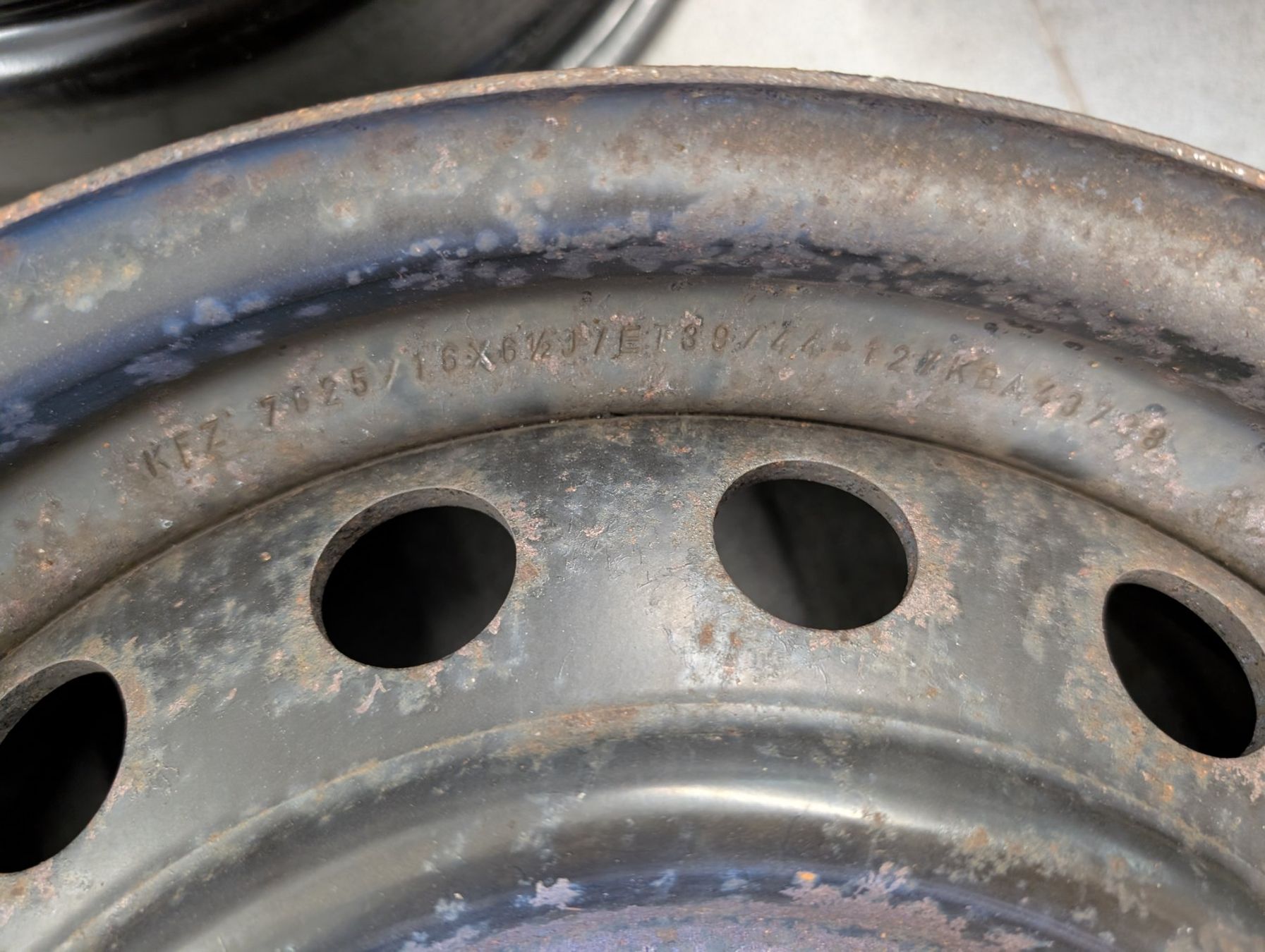 Toyota Cerchioni: Stahlfelgen Original Toyota mit  Originalmuttern – Usato da Baar venduto da Rbelcanto 8