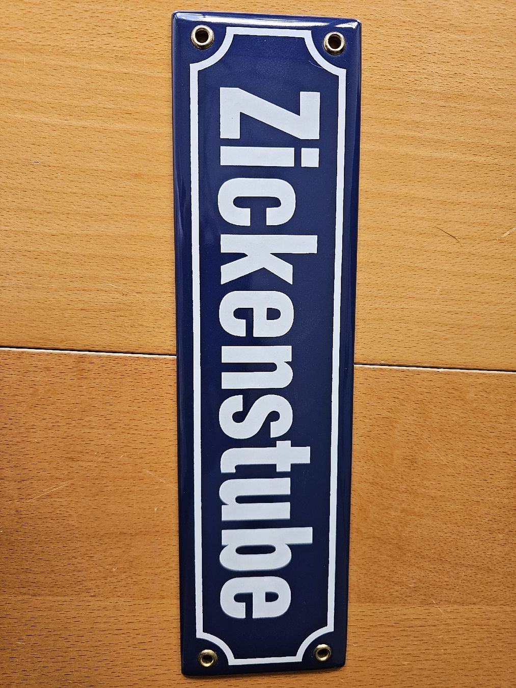 Schilder: Blaues Emailleschild "Zickenstube" – Neu (gemäss Beschreibung) aus Birmensdorf ZH von Phoenyx15