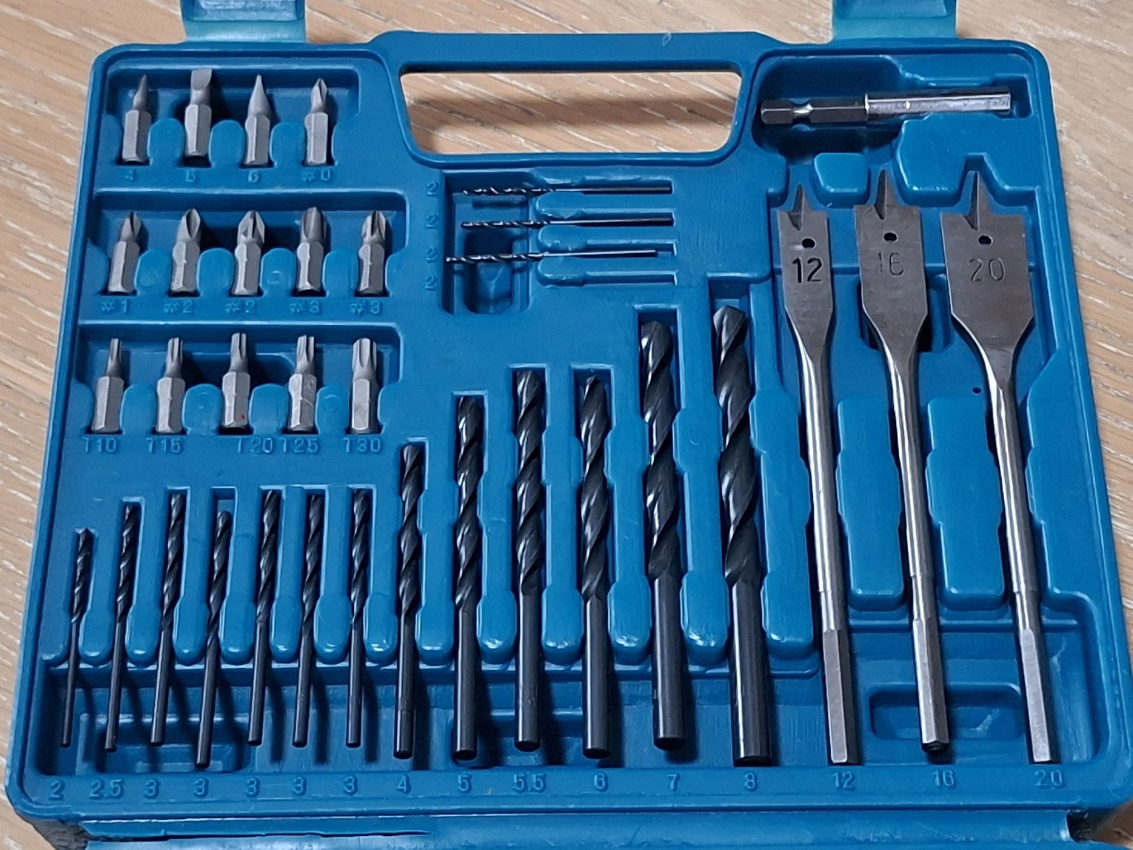 Alle Werkzeuge: Coffret d'outils Value Tools avec forets et embouts – Gebraucht aus Tannay von v1n1p00h 2