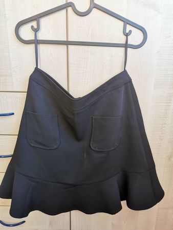Black Skirt for Autumn and Spring in L Size