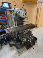 FU32 ZBROJOVKA-BRNO Fräsmaschine mit DRO