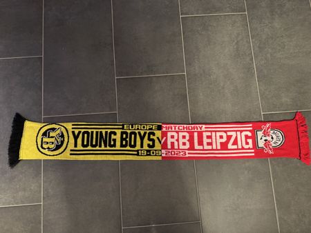 Fussball Schal Young Boys gegen RB Leipzig 19.09.2023