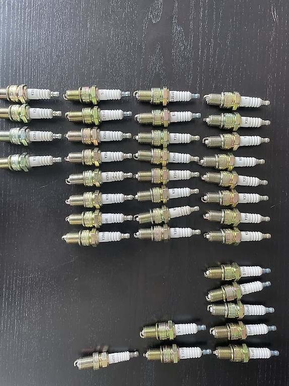 Tutti pezzi di ricambio auto: Zündkerzen – Nuovo e nell'imballaggio originale da Unterägeri venduto da BSA_A65 1
