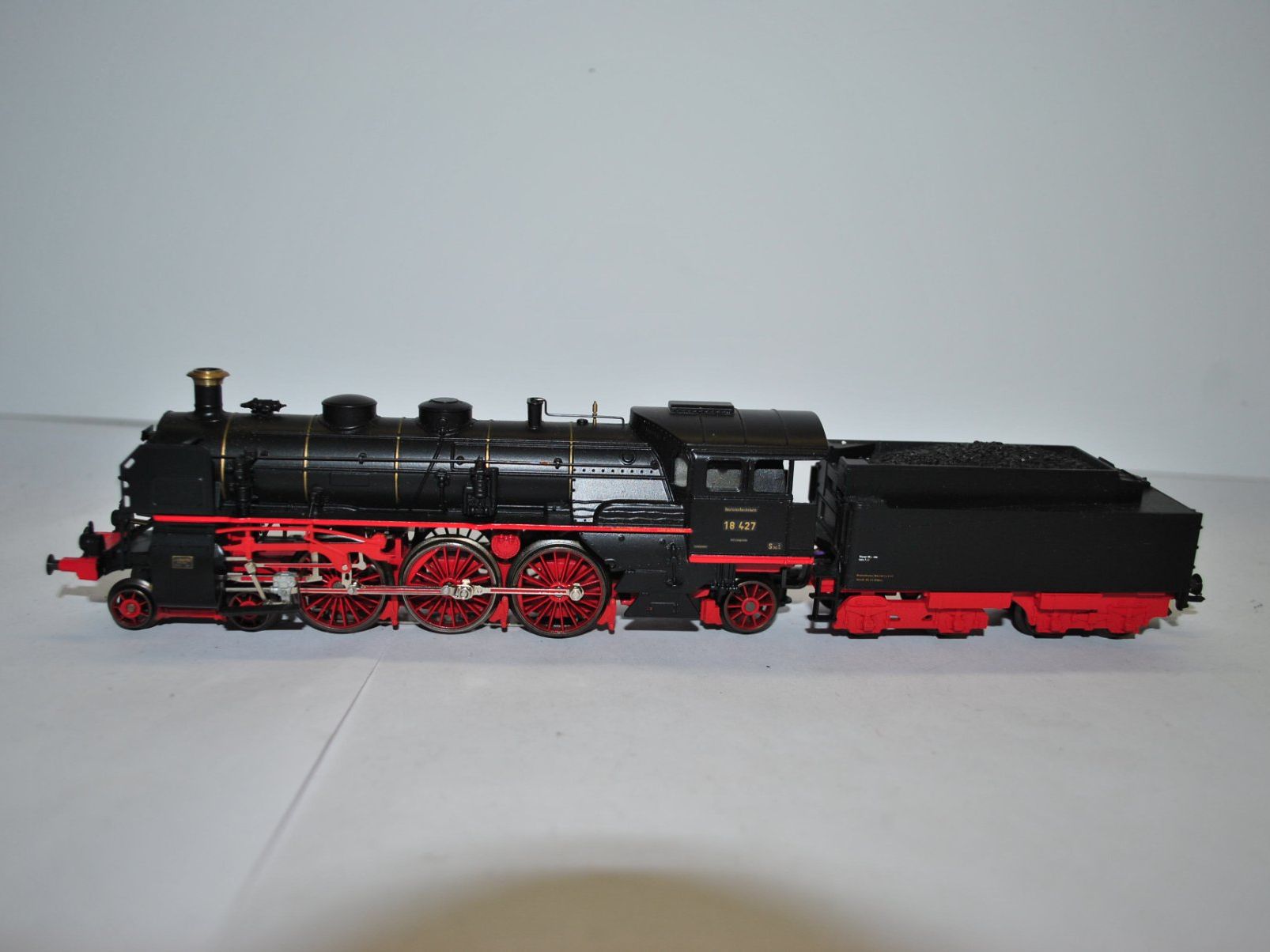 Märklin Modellini di ferrovie: Märklin Dampflok DR (CSK1686) – Usato da Aarwangen venduto da Bahnsupport