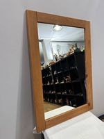 Rechteckiger Wandspiegel mit Holzrahmen 70 x 100 cm