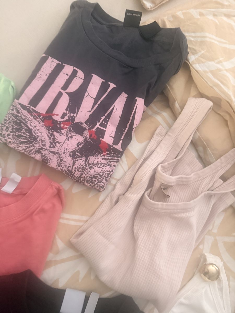 Kleiderpakete: Set mit Bodys & Shirts Gr.M/L – Neu (gemäss Beschreibung) aus Rothrist von ale_h7dz 2