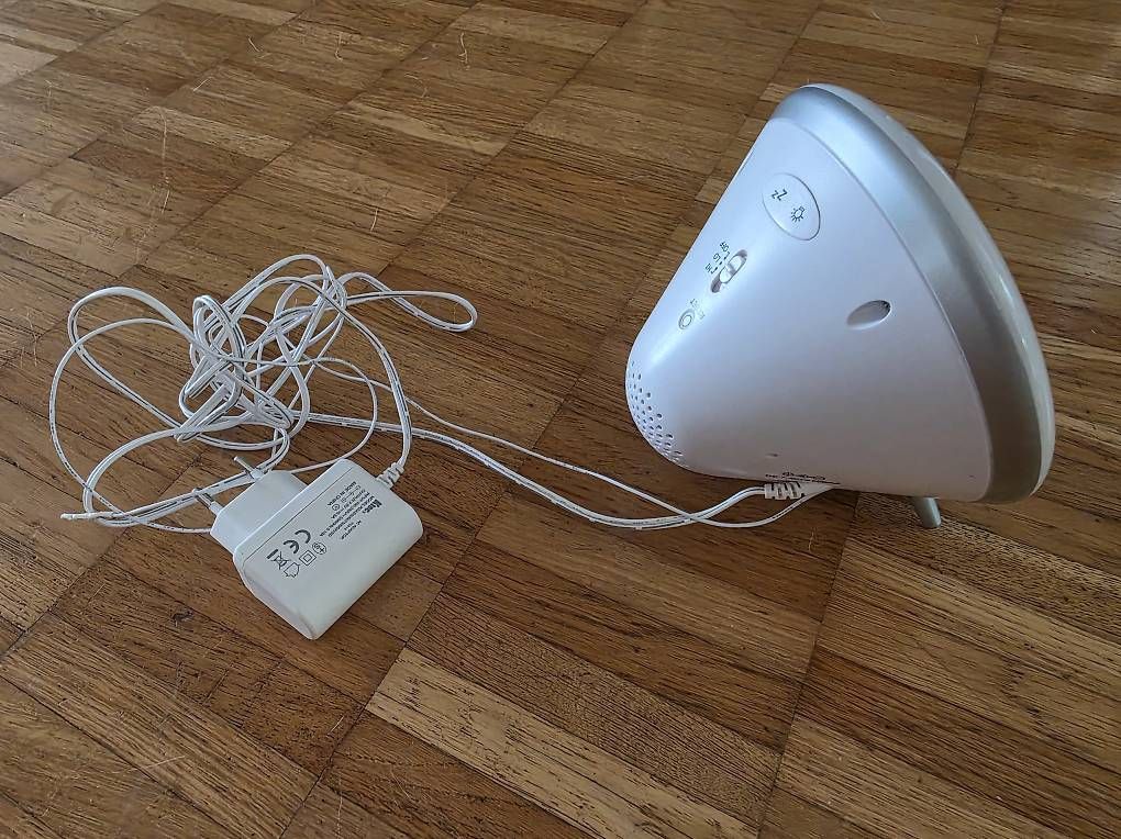 Sveglie: Lichtwecker mit Radio – Usato da Rieden AG venduto da WhitePeach 1