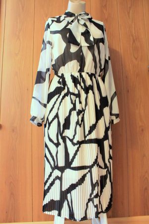 Rinascimento * elegantes KLEID  36  S  neuwertig