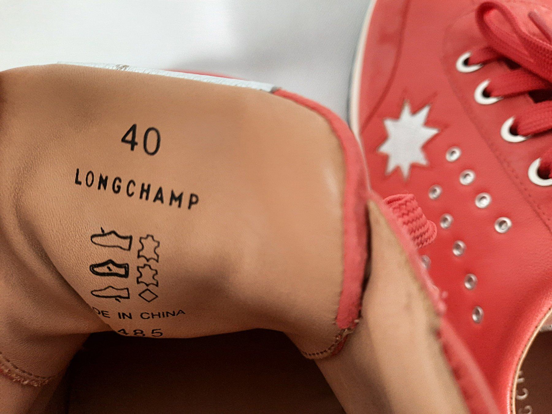 Longchamp Damenschuhe: LONGCHAMP Sneaker rot – Neu (gemäss Beschreibung) aus Beinwil am See von Restwert_Beinwil 3