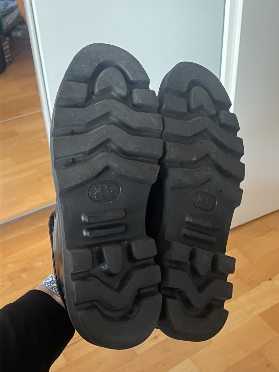 Clarks Scarpe da uomo: Chaussures Clarks noires – Nuovo (secondo la descrizione) da Villars-Ste-Croix venduto da Maaaat 5