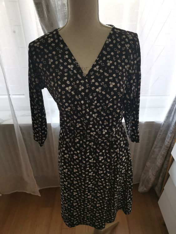 Robe floral (Neu (gemäss Beschreibung)) in Brügg BE für CHF 9 – mit ...