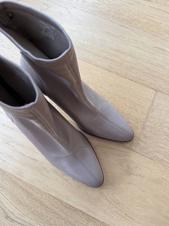 Zara Scarpe da donna: Zara Stiefeletten beige 37 – Usato da Zürich venduto da sel_w5sd