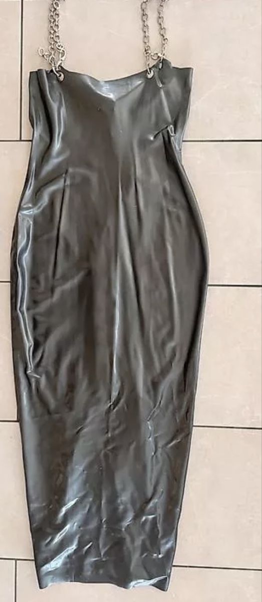 Vestiti: Latex Kleid  – Usato da Meisterschwanden venduto da sim_2nwm 1