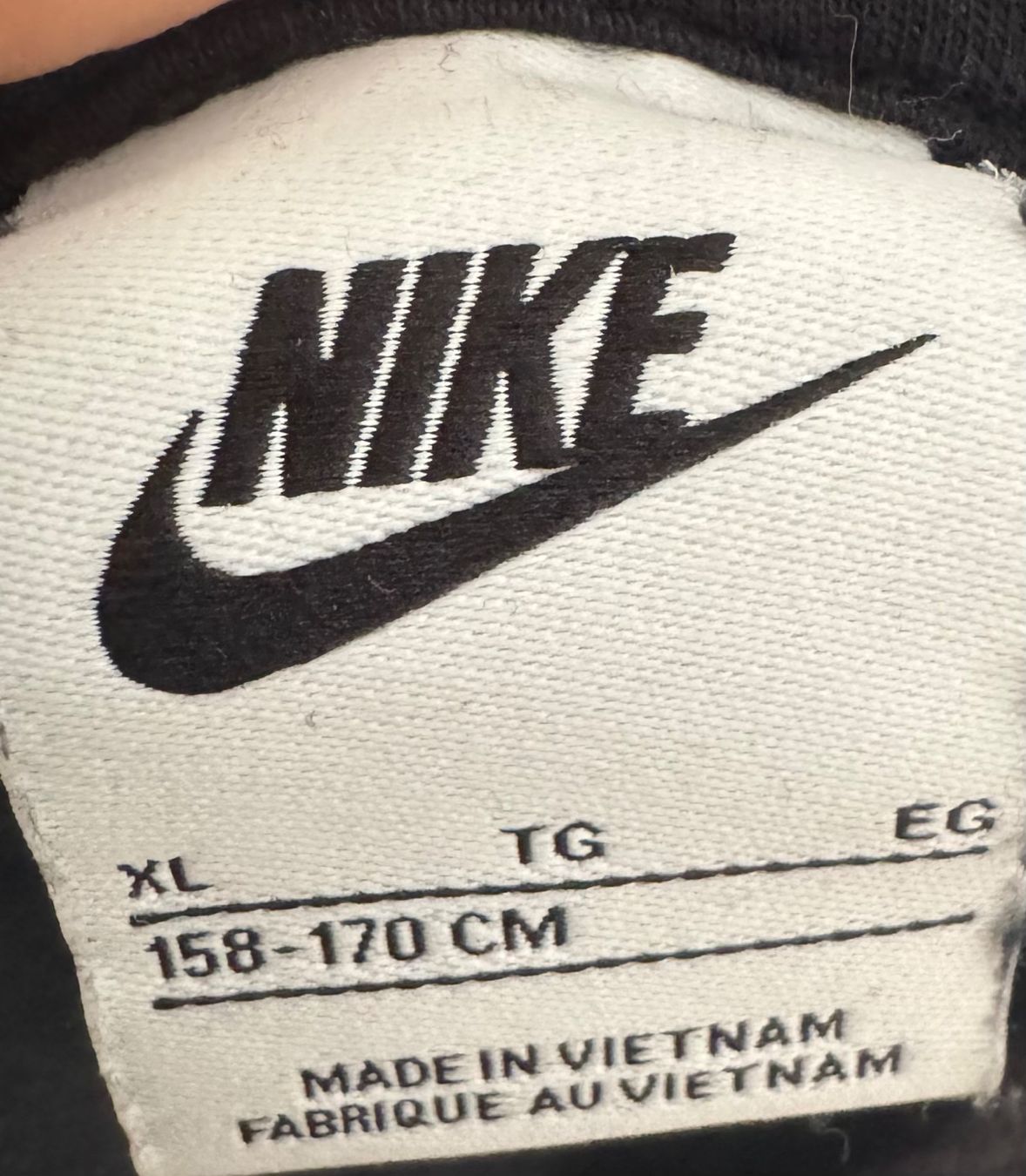 Nike Pullover & Sweatshirts: Nike Sweater schwarz 158-170 – Gebraucht aus St. Gallen von engel363 3