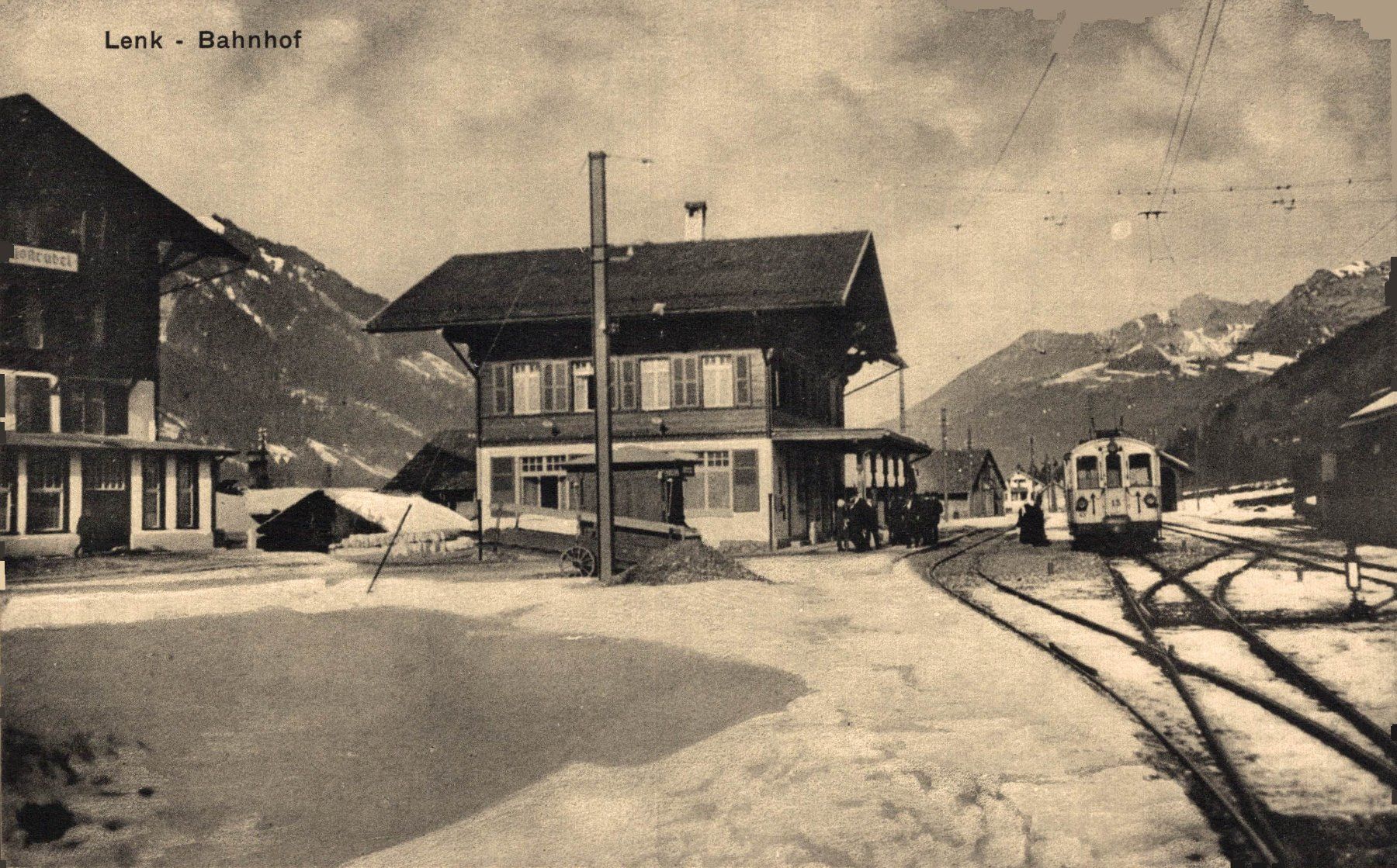 Cartoline postali: Lenk - Bahnhof. Triebwagen (13) – Usato da Bronschhofen venduto da Astore
