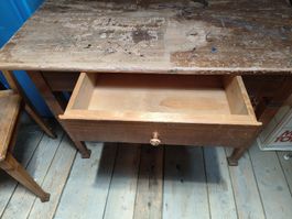 Holztisch mit Schublade, gebrauchter Zustand, antik