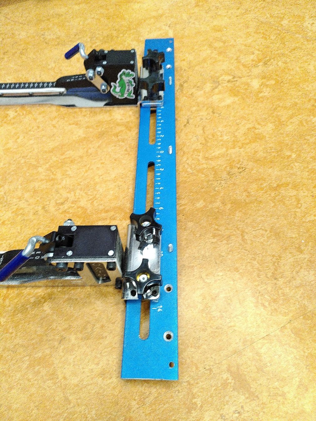 Supporti a parete: Gator Fast Clamp Spannvorrichtung – Usato da Cazis venduto da milch635 1