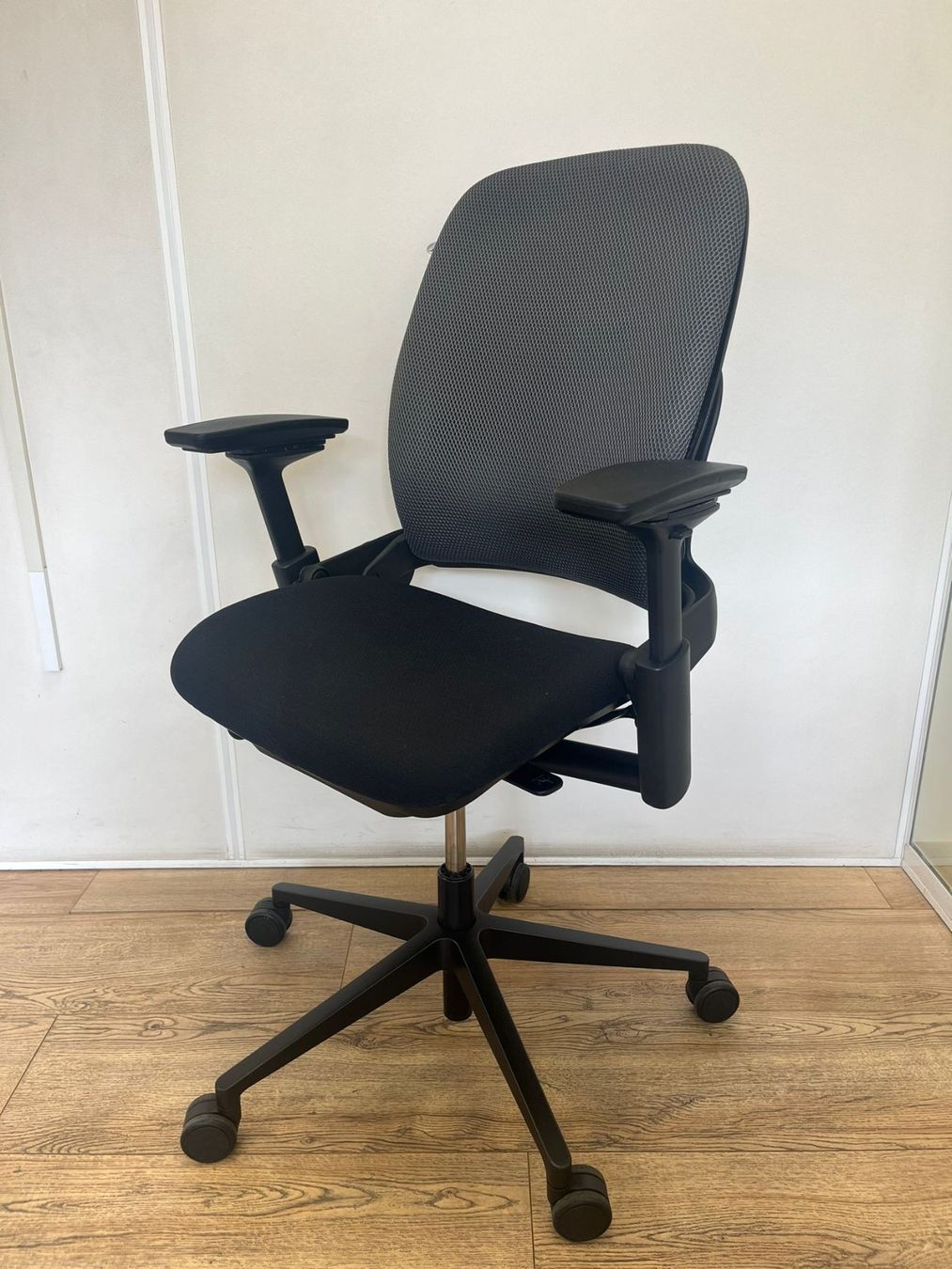Steelcase Chaises: Steelcase Lamia – D'occasion à Purmerend par Offeco 2