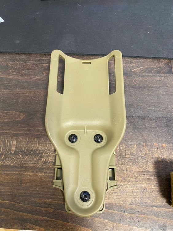 Safariland style, leg mount low-ride + Leg-shroud + QLS (Gebraucht) in ...