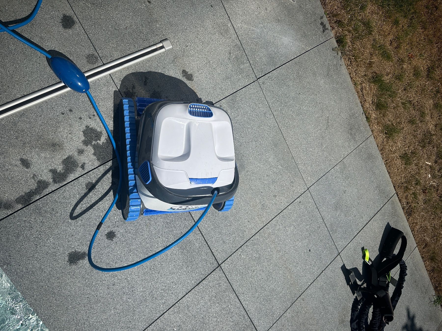 Dolphin Accessori per Piscine: Poolroboter Dolphin S200 – Usato da Bern venduto da koechli-sani