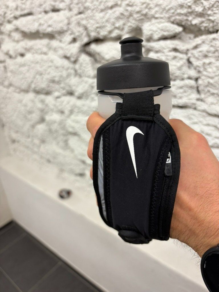 Nike Trinkflaschen & Thermosflaschen: Nike Trinkflasche mit Henkel – Gebraucht aus Zürich von henridv 3
