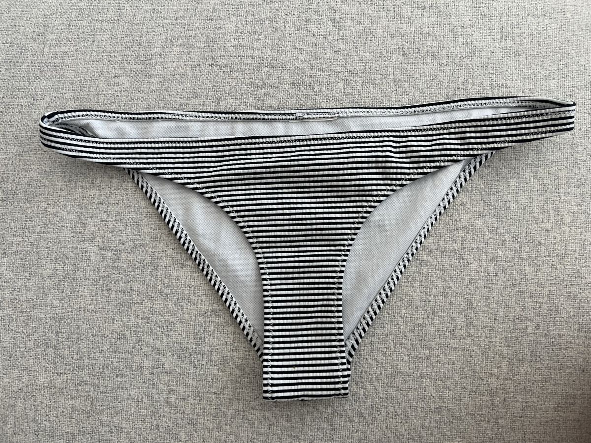 Maillots de bain & Bikinis: Bikini-Unterteil gestreift Grösse S – D'occasion à Frauenfeld par heyLani