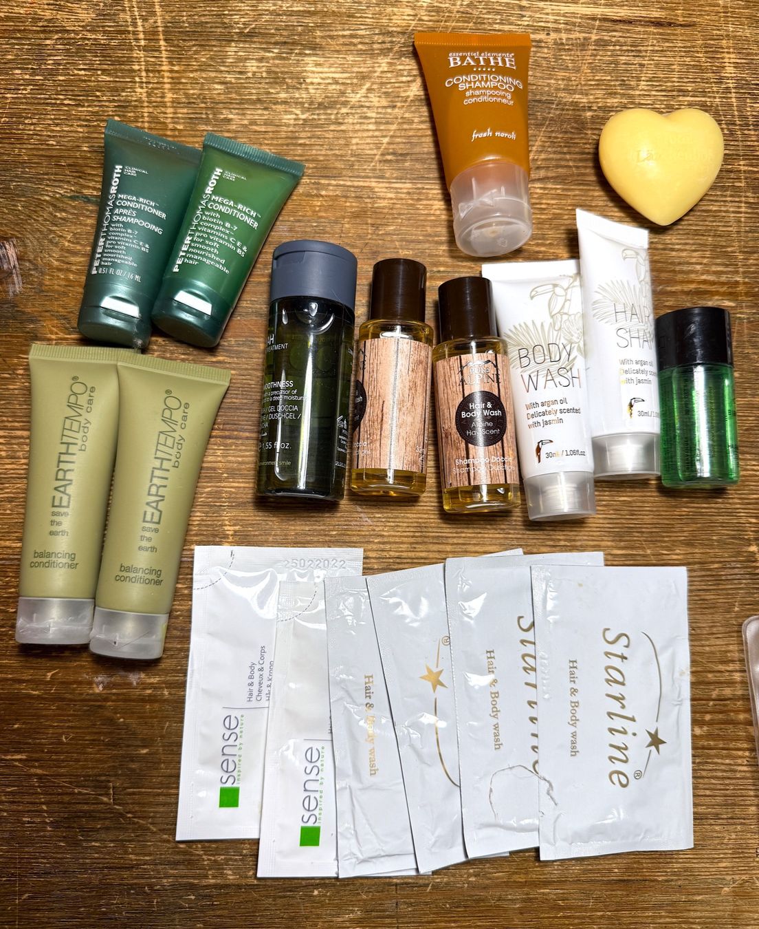 Haarpflegeprodukte: Mini-articles: gel douche, shampooing, conditioner, crème + – Neu (gemäss Beschreibung) aus Veyrier von Szurkemaci 1