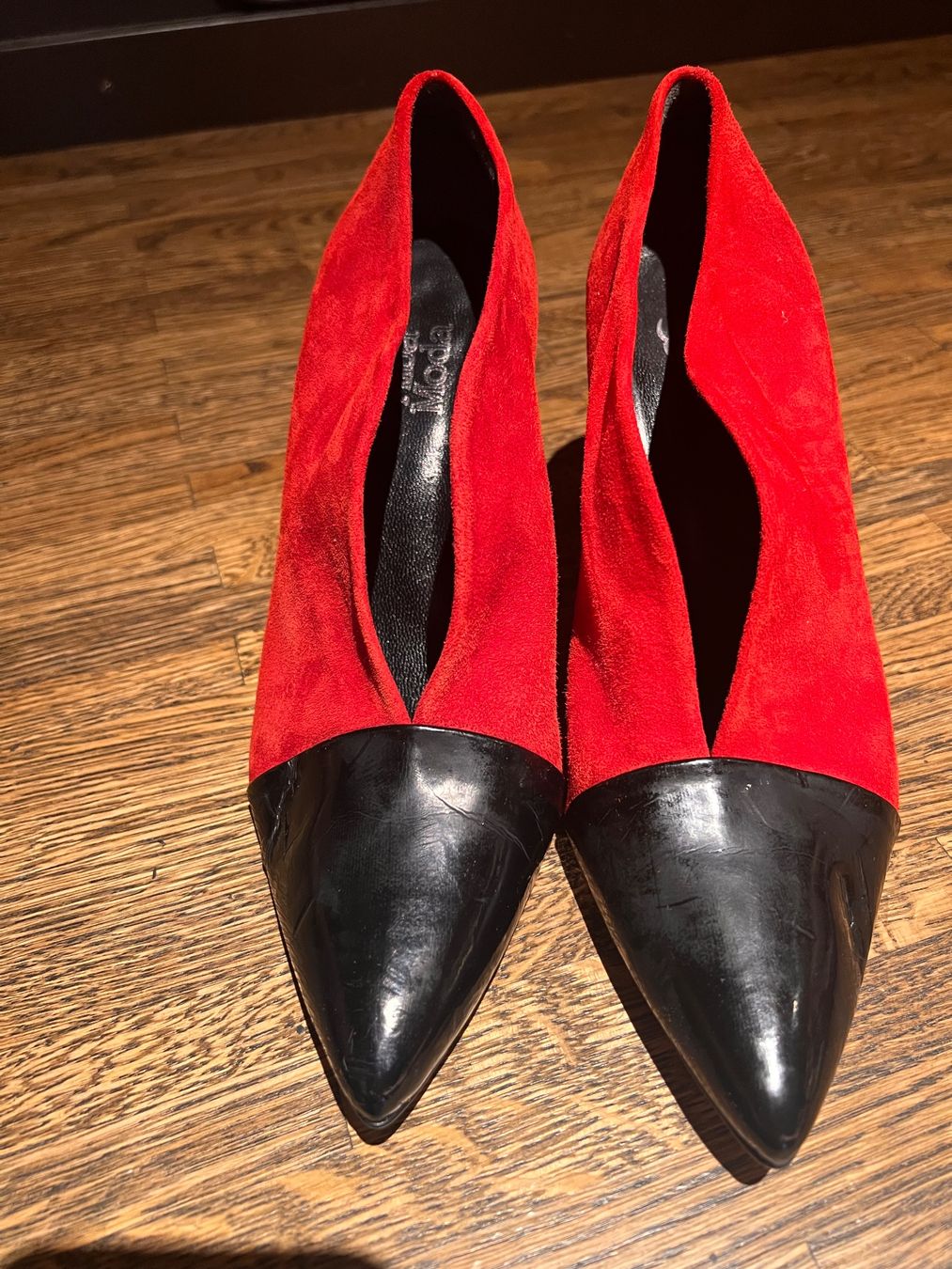 Alba Moda Chaussures femmes: Damenschuhe rot schwarz Grösse 38 gebraucht – D'occasion à Bern par cip_v9xh