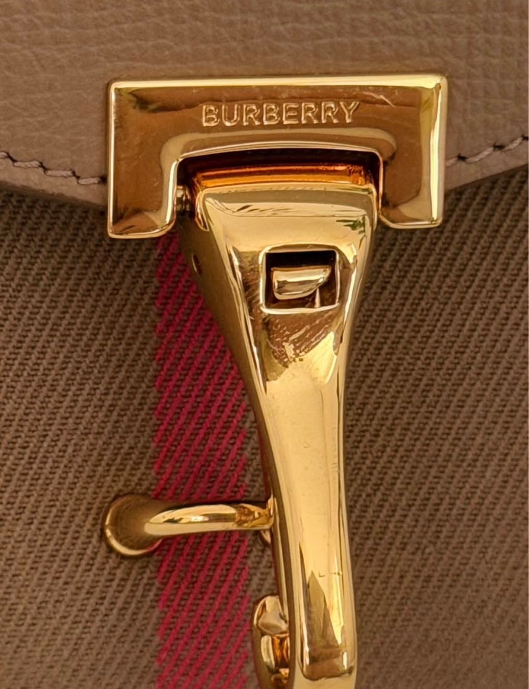 Burberry Taschen für Damen: Burberry Umhängetasche Original – Neu (gemäss Beschreibung) aus Bern von vjo_7d2f 4