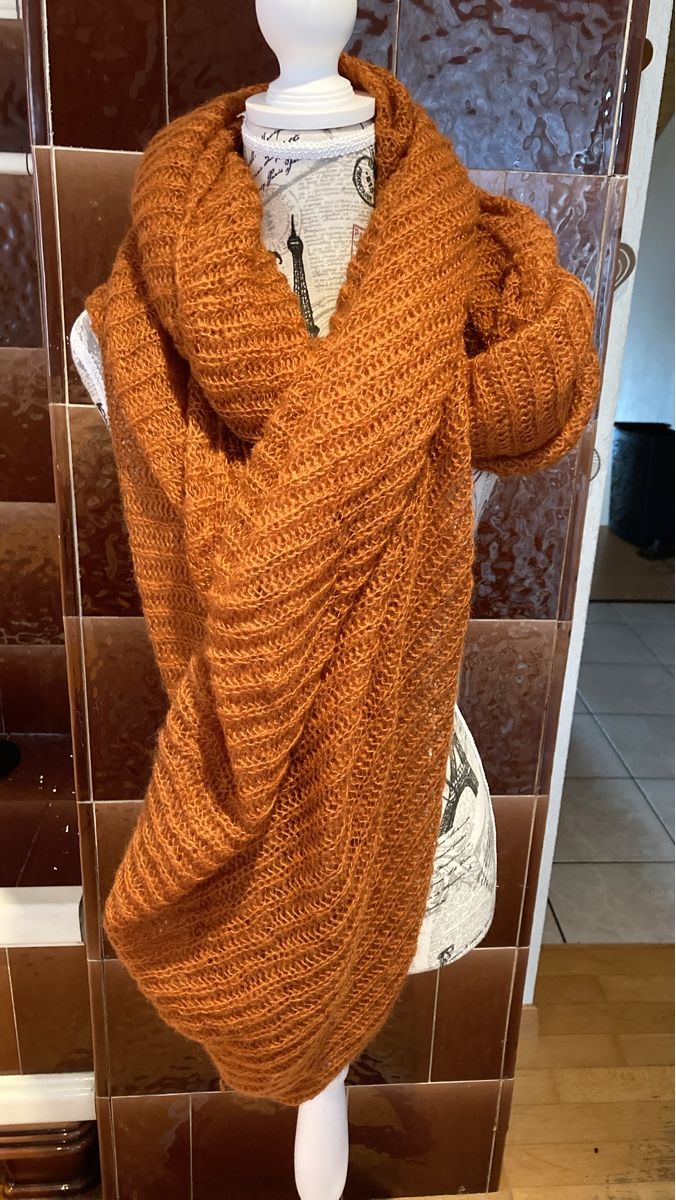 Tom Tailor Foulard & Sciarpe: ab 1.- Tom Tailor Schaal Orange, Herbst,Winter nr.2 – Usato da Morschach venduto da leonie87