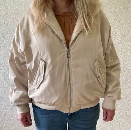 Jacke mit Kapuze hellbeige ONLY Gr.M gefüttert mit Kunstpelz