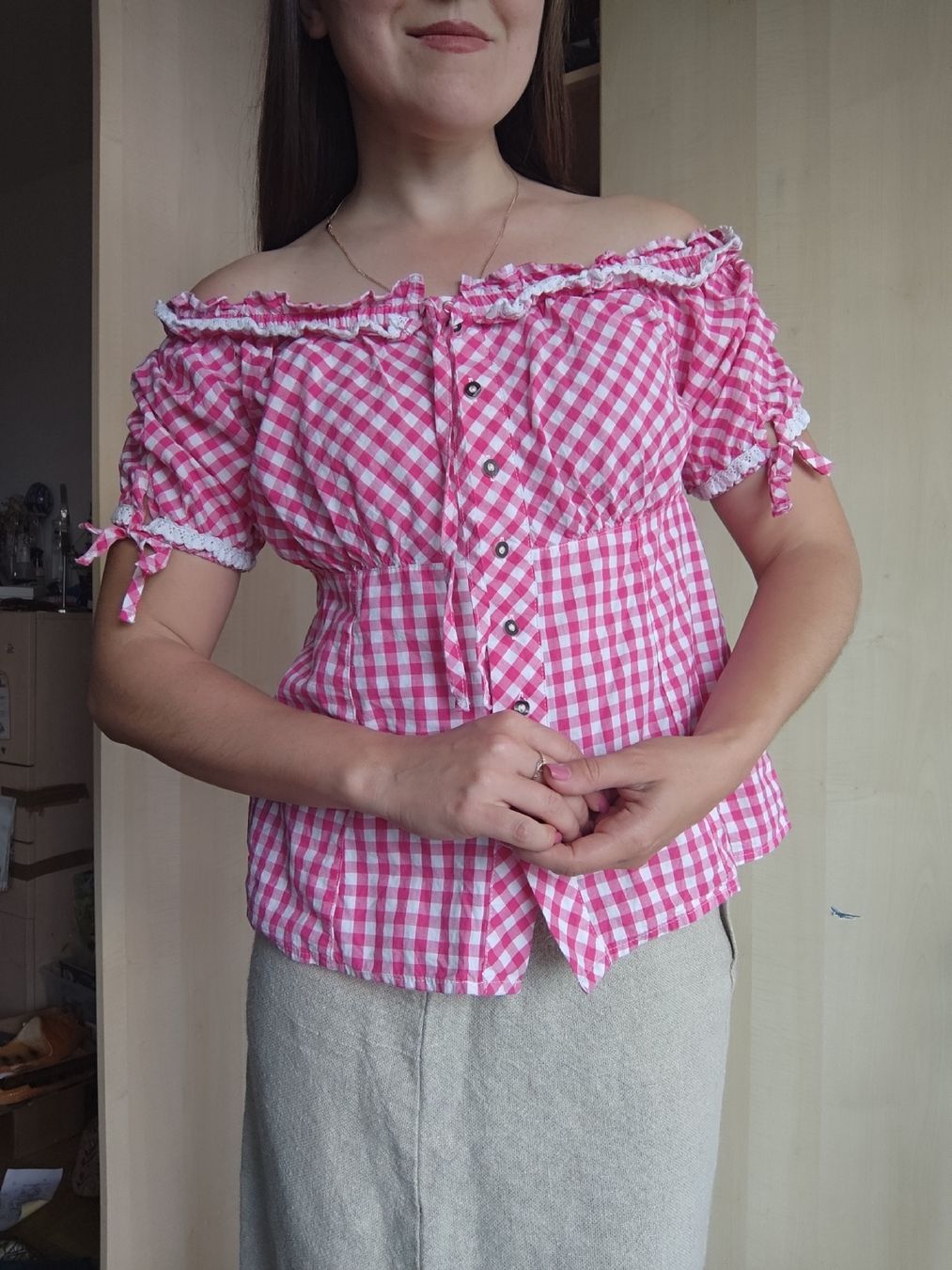 Top: Pink Top - Oktoberfest Dirndl – Usato da Mägenwil venduto da VintageGirly