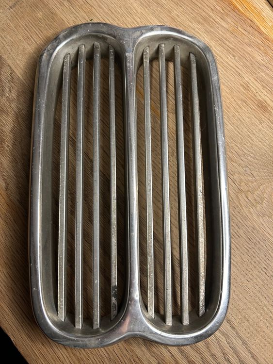 BMW E10 02 BMW 2002 Niere Center Grille Grill Kühlergrill (Gebraucht ...