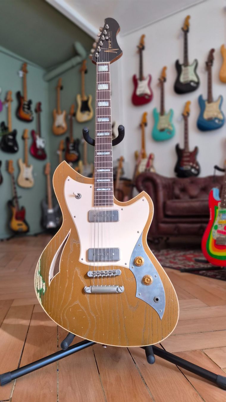 Strumenti musicali: Novo Guitars Miris P2 Custom – Usato da pieterlen venduto da AntonelloGuitars