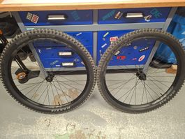 RaceFace AR30 MTB Laufradsatz 29" Centerlock Shimano Naben