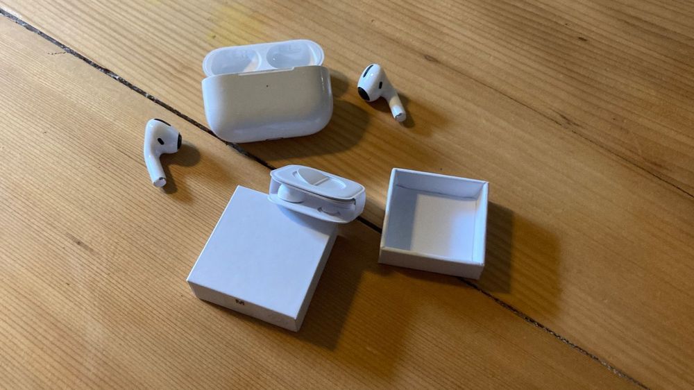 AirPods Pro + Neue Aufsätze (M) Kaufen auf Ricardo