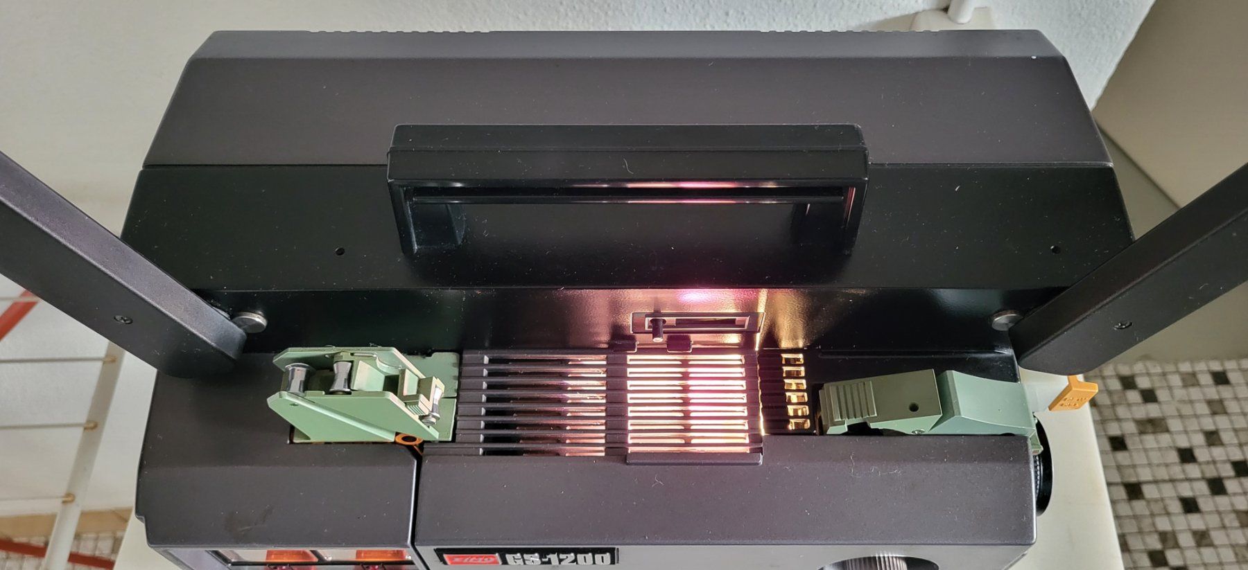 Elmo Proiettori: Projecteur ELMO GS-1200 – Usato da Villars-sur-Glâne venduto da rifzari 7