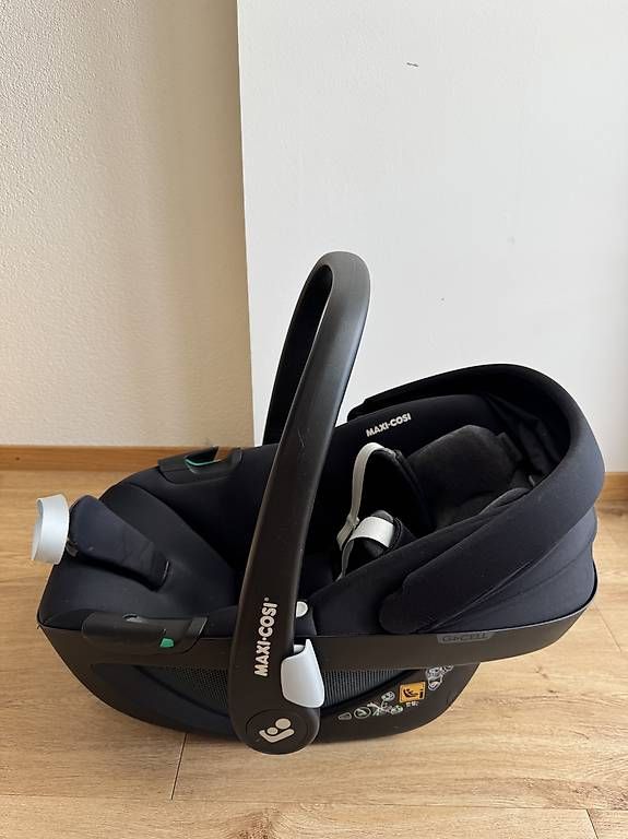 Auto-Kindersitze: Maxi Cosi Pebble 360 – Gebraucht aus Wil SG von IozzoL 2