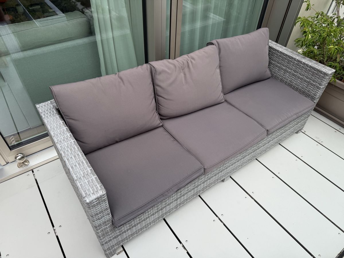 Sofas: Outdoor Lounge mit Hocker grau – Gebraucht aus Winterthur von saram26 1