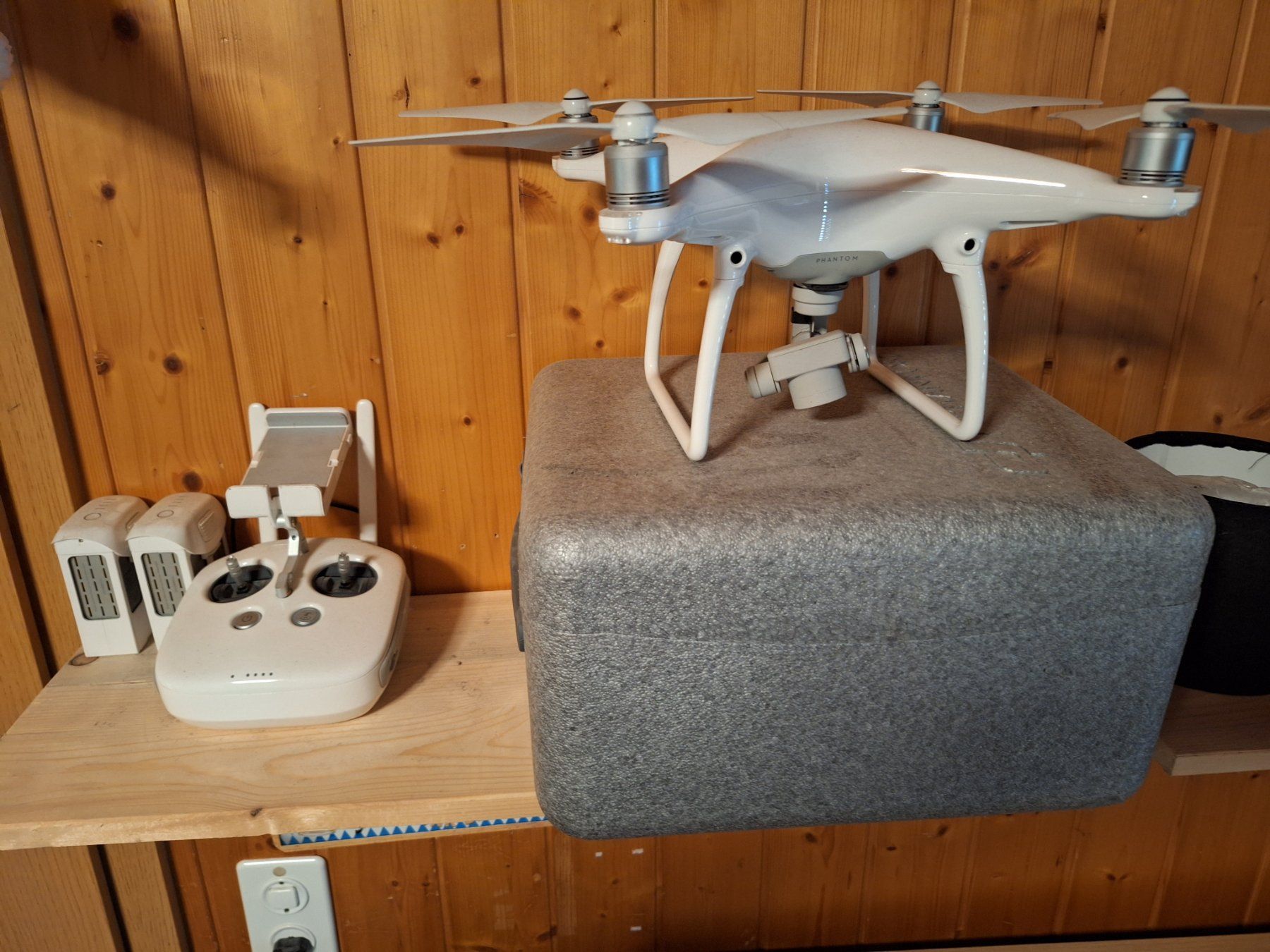 DJI Modellismo RC: DJI Phantom 4 Drohne mit Transportkoffer – Usato da Walkringen venduto da Pascal.000