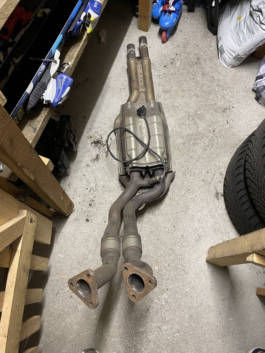 VW Tutti pezzi di ricambio auto: Katalysator von Golf 3 VR6 Syncro – Usato da Bever venduto da Gianni85