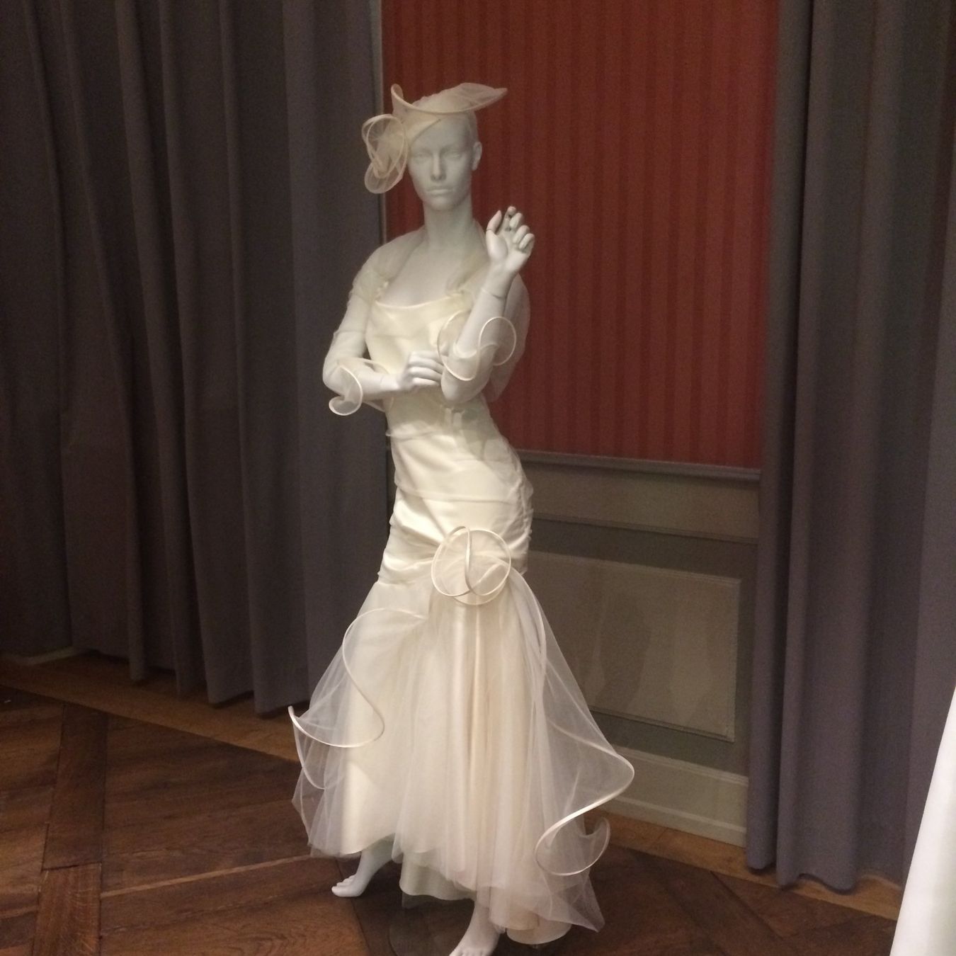Vestiti: Wunderschönes Brautkleid, Pariser Couture, sucht Dich. – Usato da Feldbrunnen venduto da Missyf 1