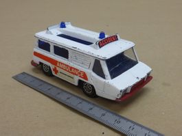 Spielzeugauto Corgi Motorway Ambulance weiss gebraucht