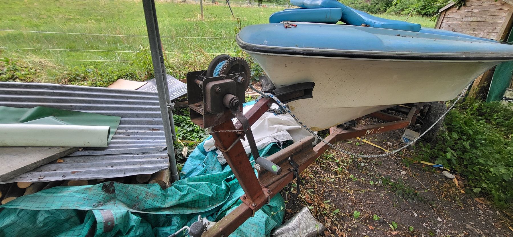 Barche: Bateau sur remorque à restaurer – Usato da Rennaz venduto da pyrostyle 2