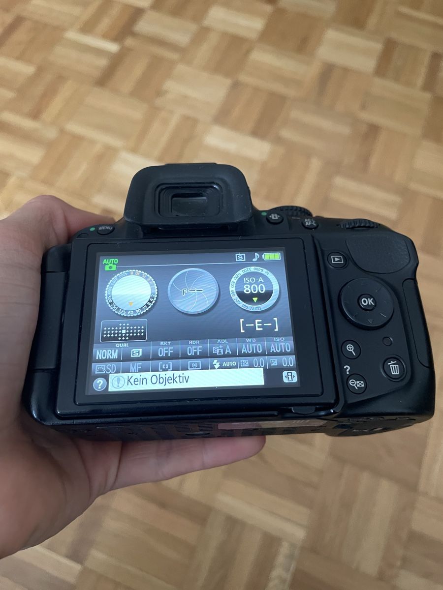 Nikon Fotocamera: Nikon D5200 mit Sigma 18-300mm Objektiv – Usato da Zürich venduto da jsc_2020 5