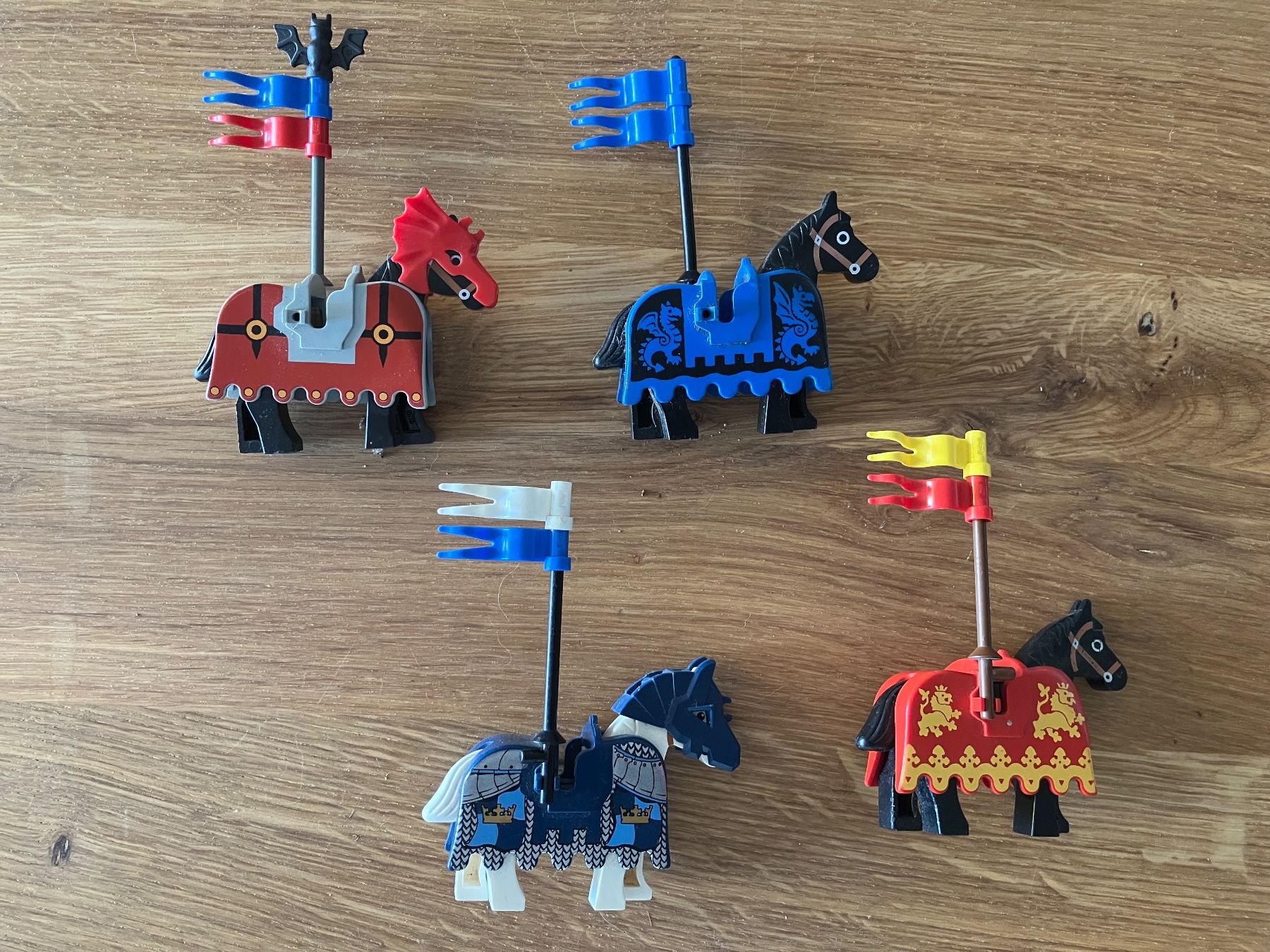 Lego Kit di costruzioni: Lego castle kingdom chevaux avec parures – Usato da Châtel-St-Denis venduto da Lestresorsdugrenier 1