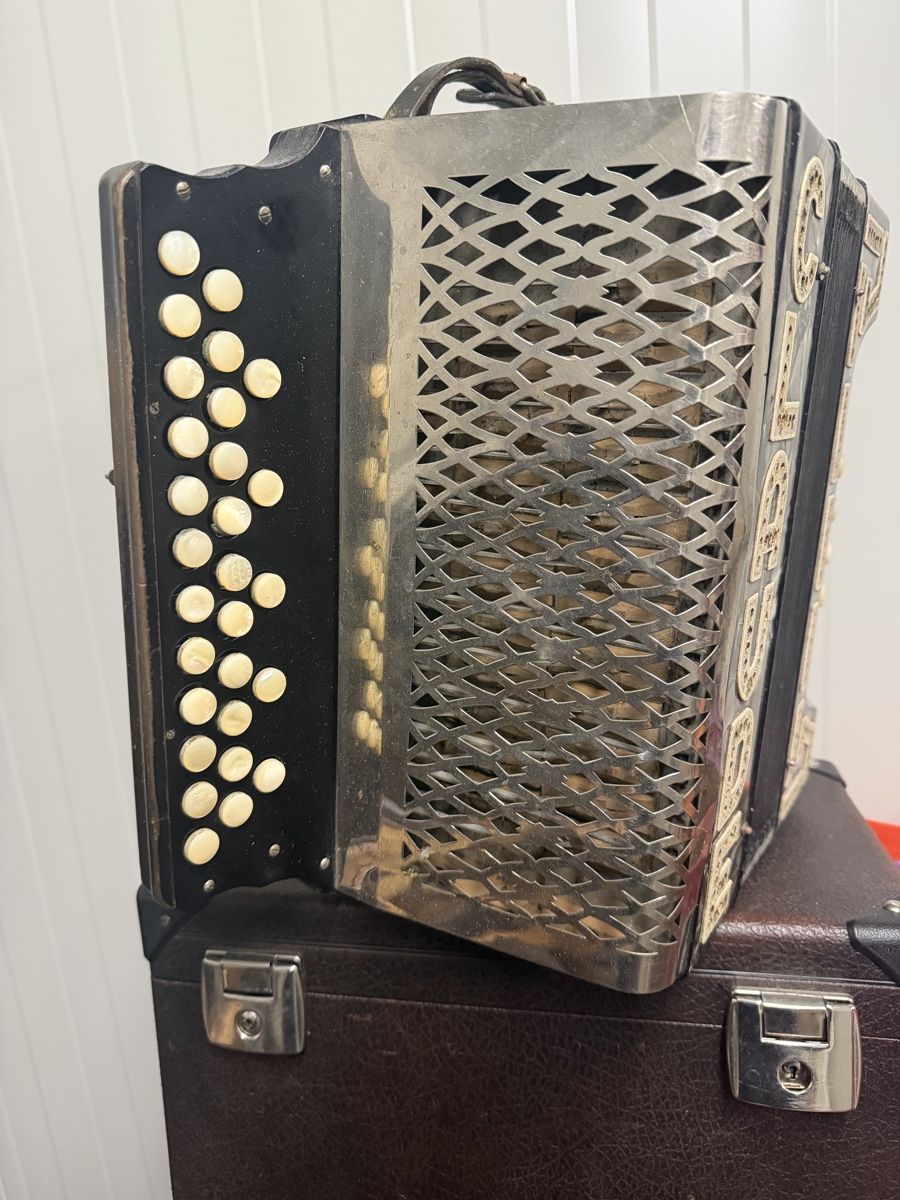 Strumenti musicali: Claude scala – Usato da Füllinsdorf venduto da MiGeiss64 1